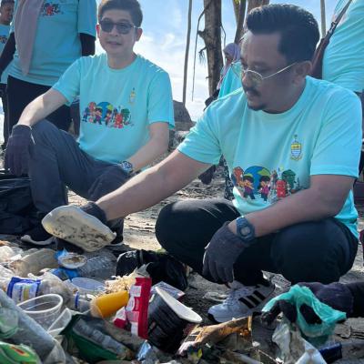 Program Pembersihan Pantai Beach Clean Up 4