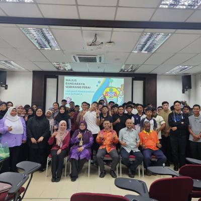 Taklimat Pengasingan Sisa Di Punca Dan Pameran Upcycle Kepada Pelajar Baru Di Ko 1