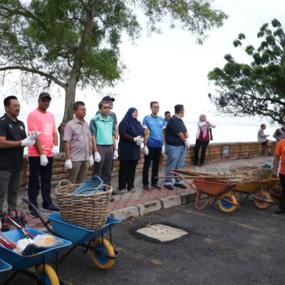Program Kecerian Alam Sekitar Di Pantai Robina 5
