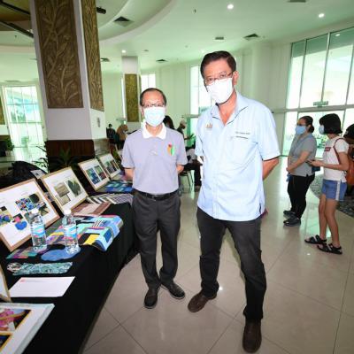 Majlis Penyerahan Perca Kain Kepada Komuniti Oleh South Island Garment 1