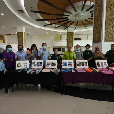 Majlis Penyerahan Perca Kain Kepada Komuniti Oleh South Island Garment 2