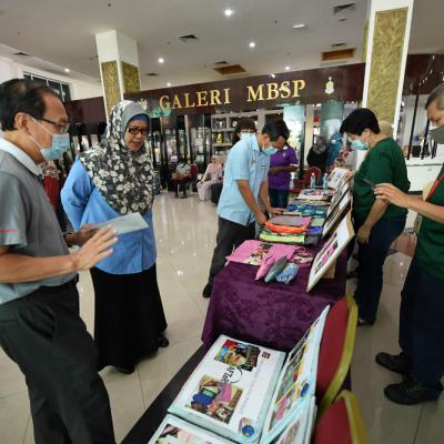 Majlis Penyerahan Perca Kain Kepada Komuniti Oleh South Island Garment 3
