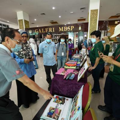 Majlis Penyerahan Perca Kain Kepada Komuniti Oleh South Island Garment 4
