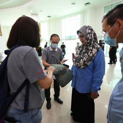 Majlis Penyerahan Perca Kain Kepada Komuniti Oleh South Island Garment 6