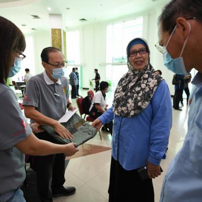 Majlis Penyerahan Perca Kain Kepada Komuniti Oleh South Island Garment 7