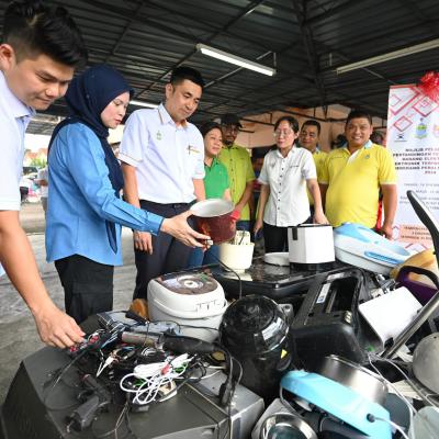 Majlis Pelancaran Pertandingan Pengumpulan Barang Elektrik 6