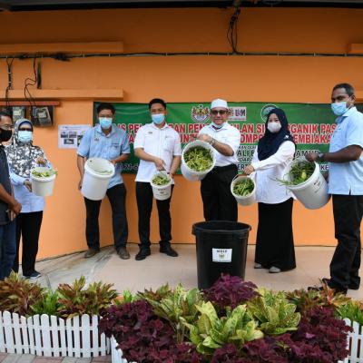 Pelancaran Pengumpulan Sisa Organik Pasar Awam Kepala Batas 8