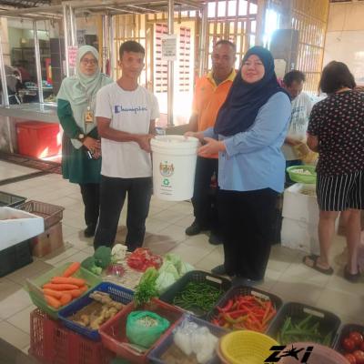 Penyerahan Tong Sisa Organik Kepada Gerai Say 4