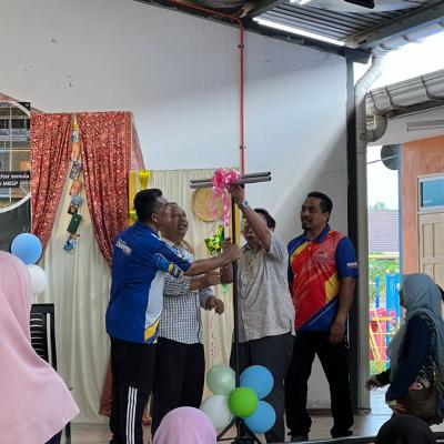 Penyerahan Sangkar Kitar Semula Di Sk Sungai Dua 4