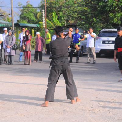 Penyampaian Hadiah Halaman Rumah Bersih Guar Kepayang 6